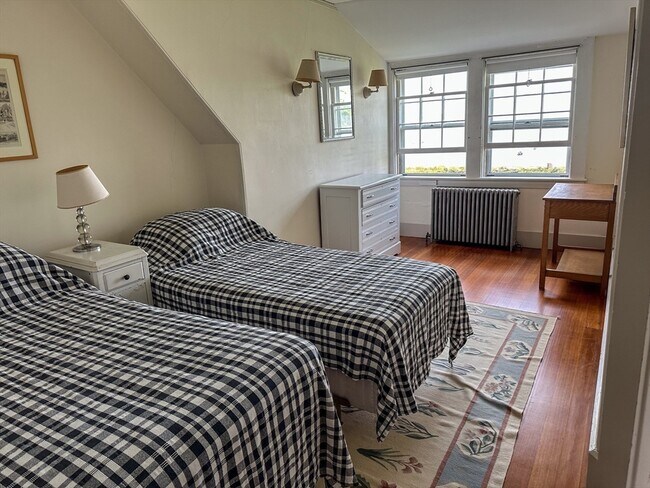 Building Photo - 48 Proctor St