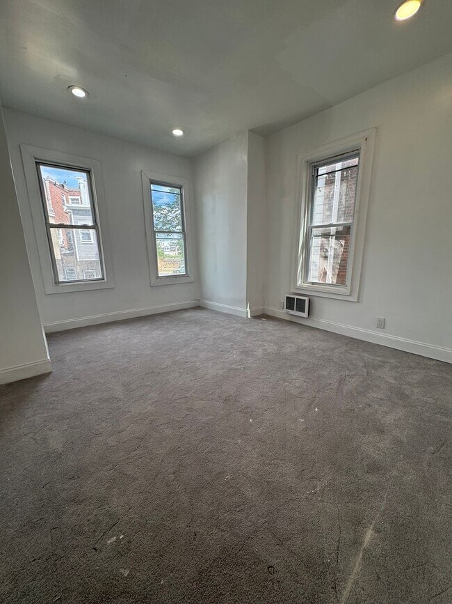 Building Photo - 4133 Pennsgrove St