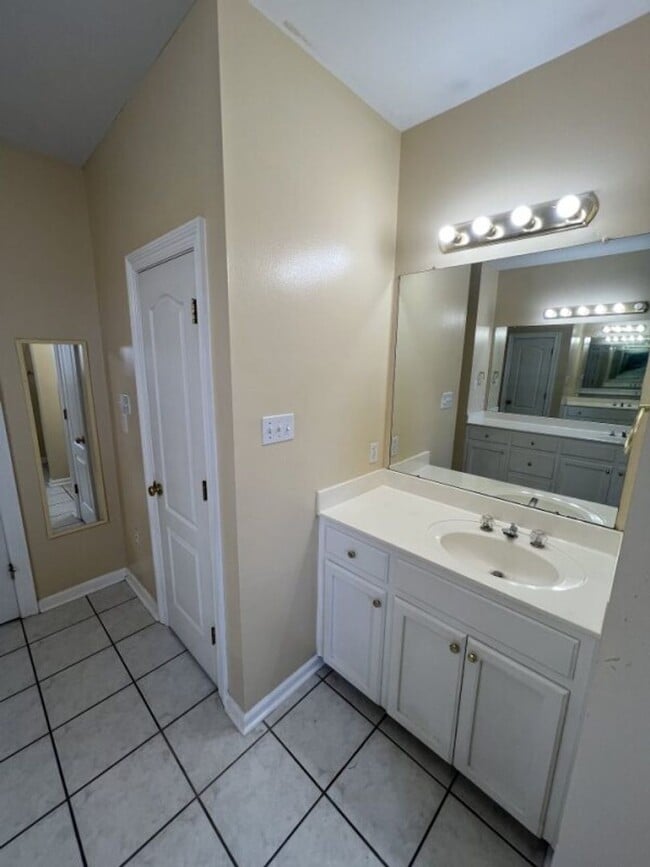 Building Photo - Corner-Lot Comfort in Zachary! — Spacious 3BR Home in Ravenwood Subdivision