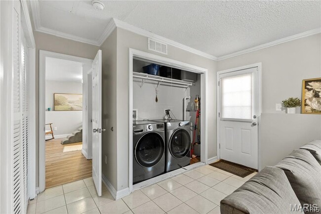 Building Photo - 712 Oak Hollow Ct