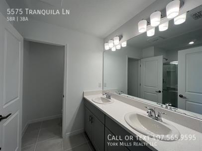 Building Photo - 5575 Tranquila Ln