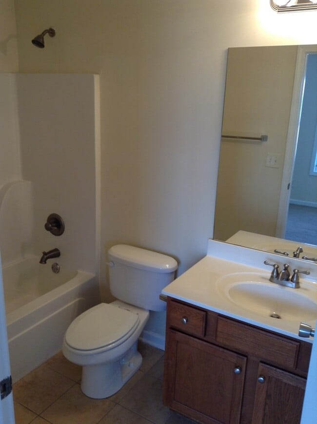 Building Photo - 6br House Near Campus FOR RENT