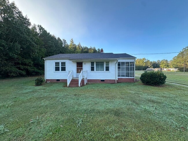 Primary Photo - Your Slice of Serenity : Country Charm Awa...