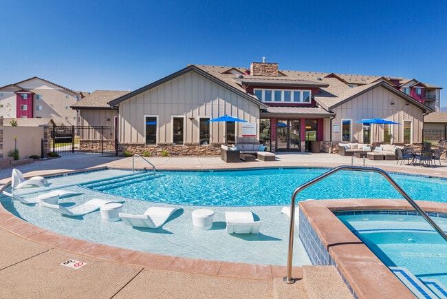 Building Photo - Retreat at Patriot Park