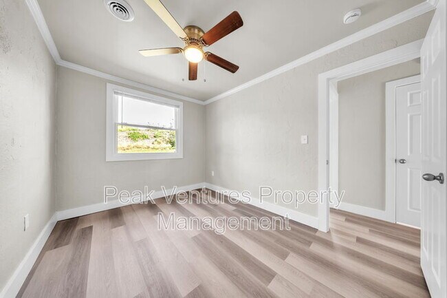 Building Photo - 10 Cabot Ct