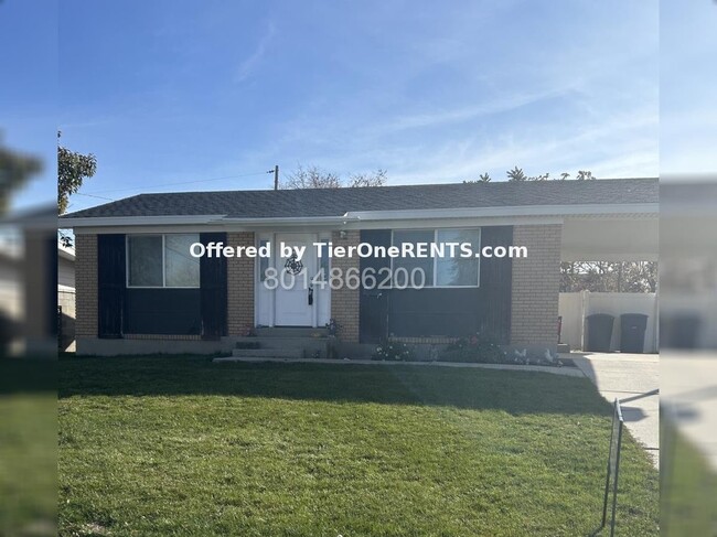 Building Photo - Charming 4-Bedroom Home with Hardwood Floo...