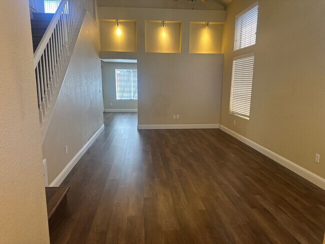 Building Photo - 961 Celestine Cir