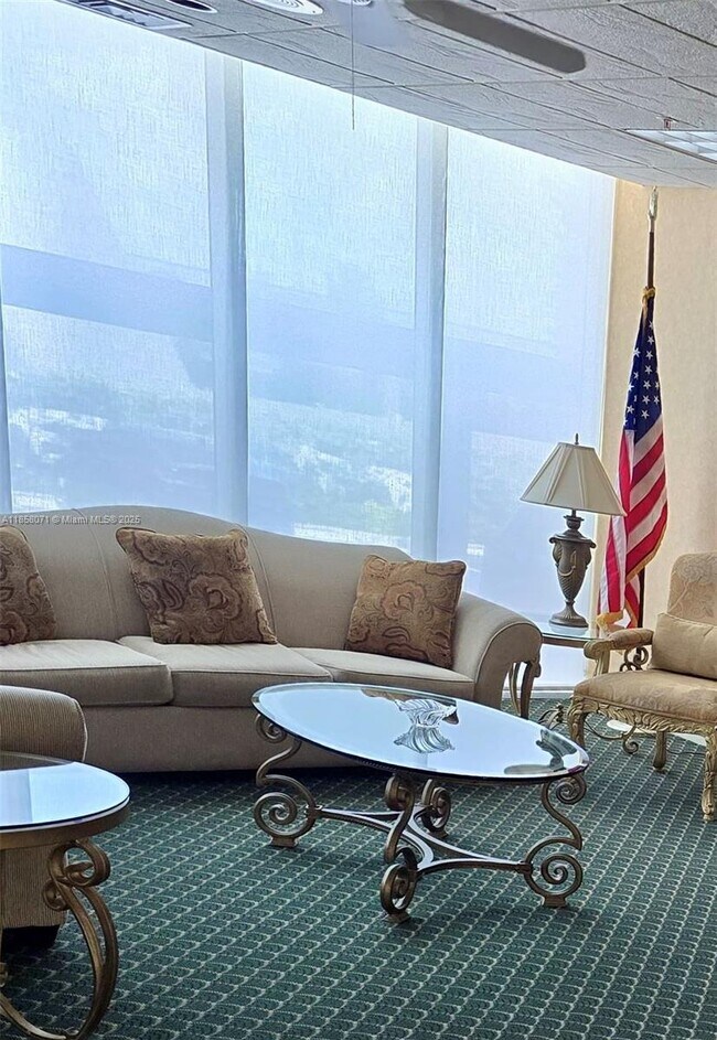Building Photo - 5440 N Ocean Dr
