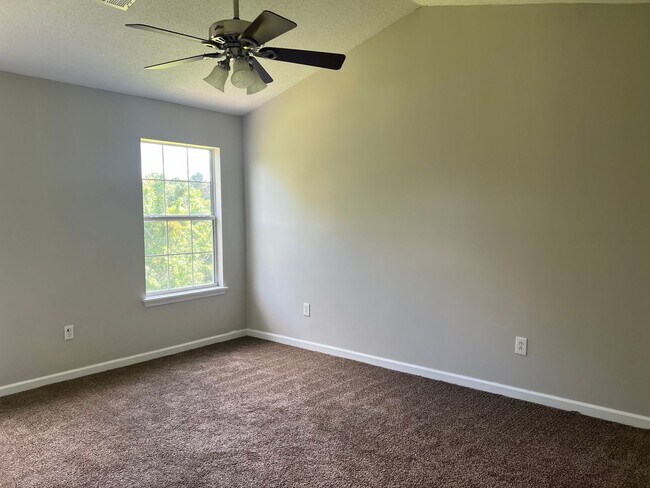 Building Photo - 5020 Sandlake Ct
