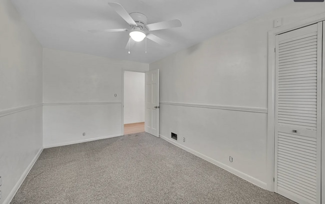 Building Photo - 4265 Brentwood St