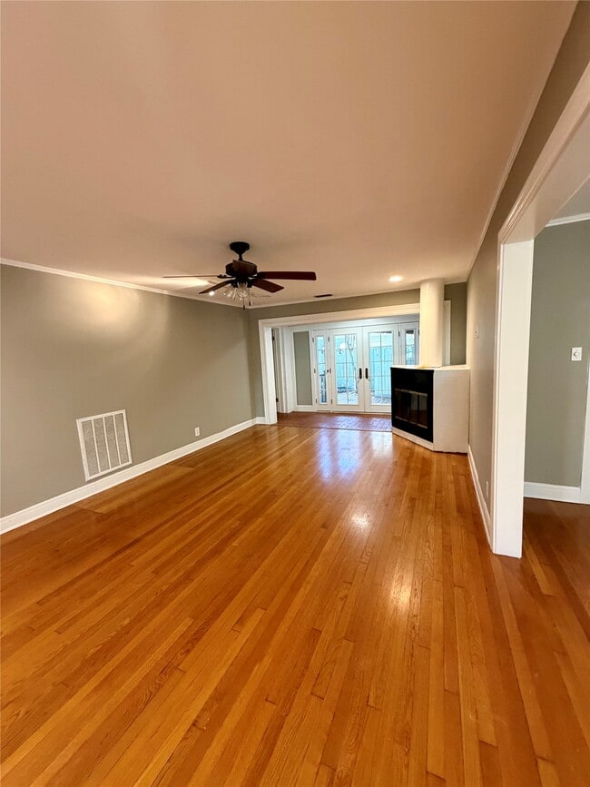 Building Photo - 1621 Cherryhurst St