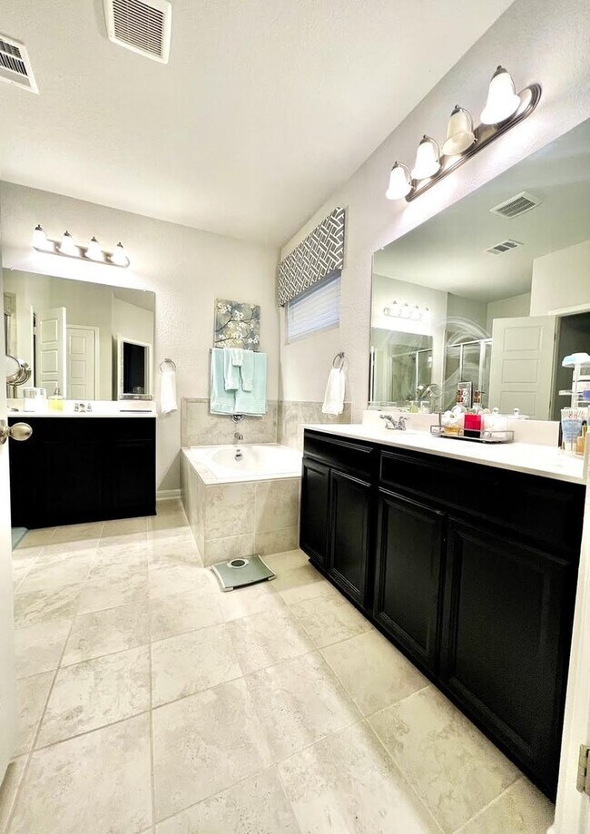 Building Photo - 5005 Drovers Path