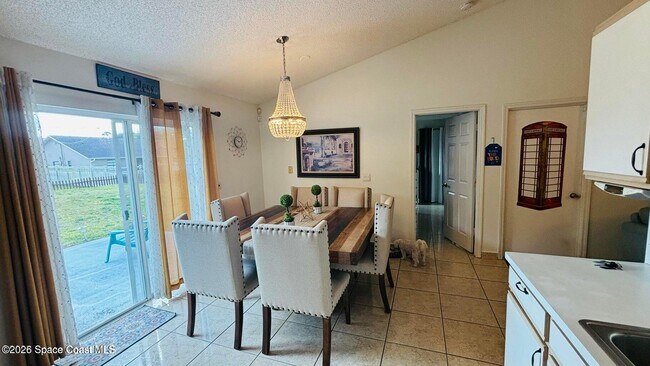 Building Photo - 815 Tyrol Ave NW