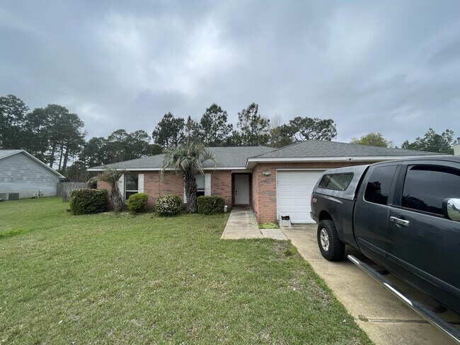 Building Photo - 2381 Hilton Dr