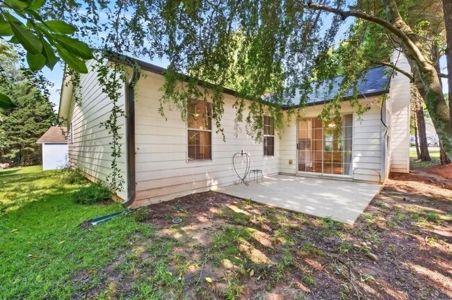 Building Photo - 2558 Candlewood Way