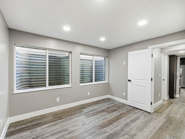 Building Photo - RES_O VAN DER WATT_14512