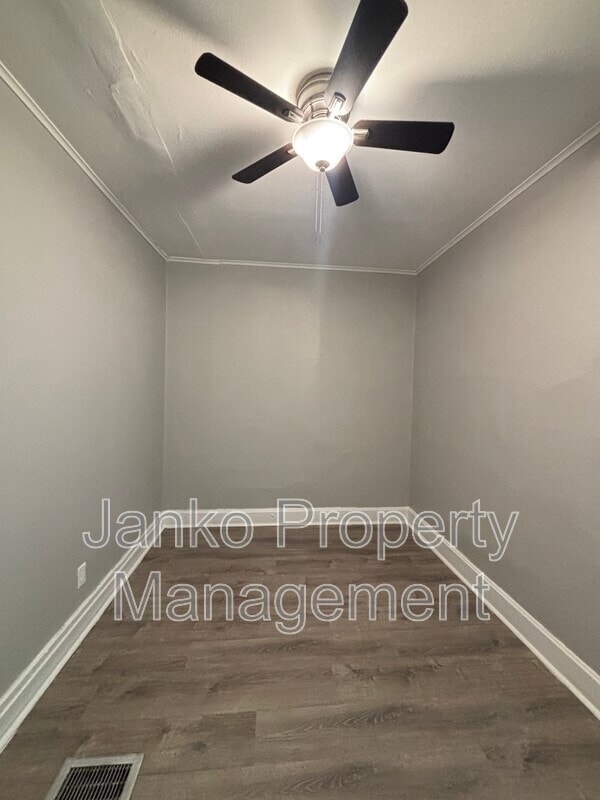 Building Photo - 7636 S Drexel Ave