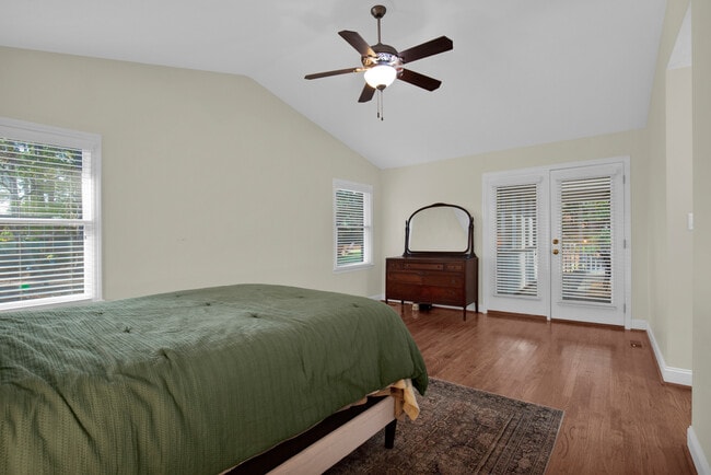 Building Photo - 3305 Granville Dr