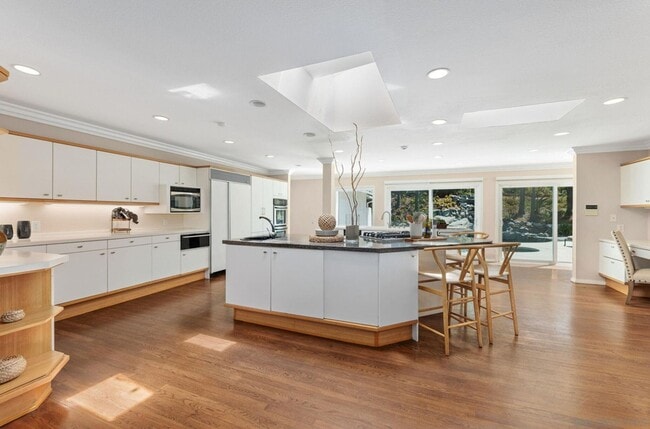 Building Photo - Spacious 4-Bedroom Home with Pool, Panoramic Views, and Solar on 1.5 Acres