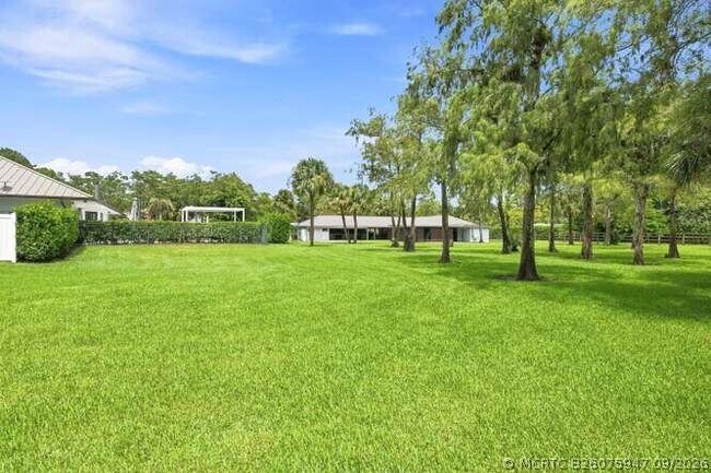 Building Photo - 14902 Paddock Dr