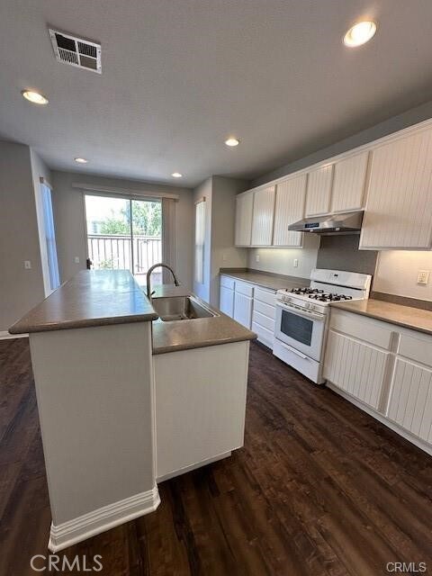 Building Photo - 47 Eaglecreek