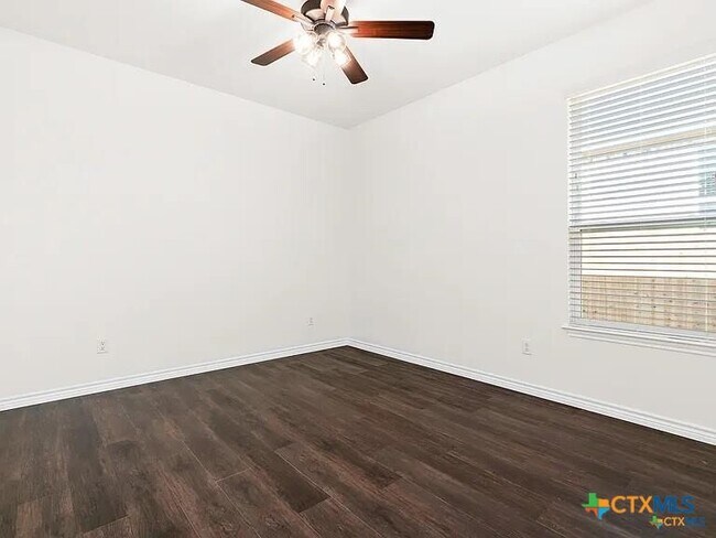 Building Photo - 5104 Rose Gdn Lp