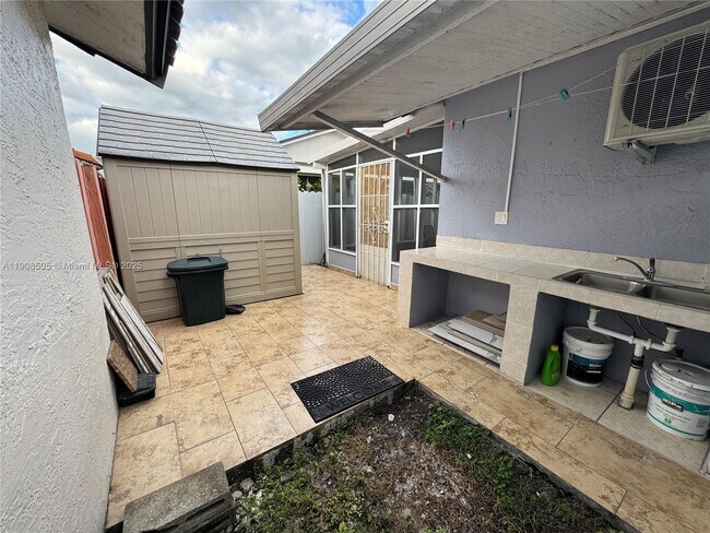 Building Photo - 8701 NW 109th Terrace