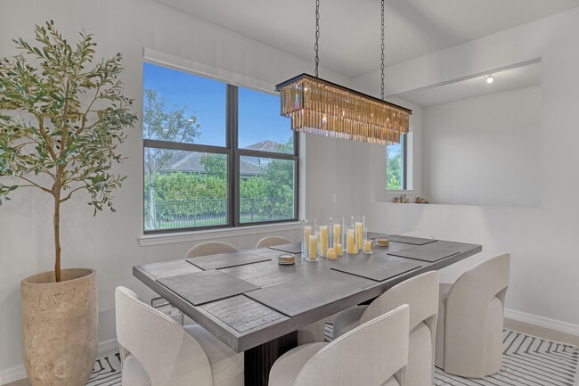 Building Photo - 4740 Chantilly Rd