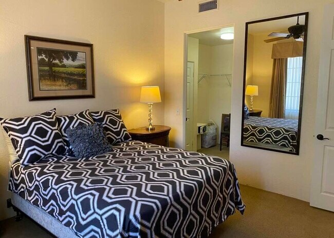 Building Photo - 50690 Santa Rosa Plz