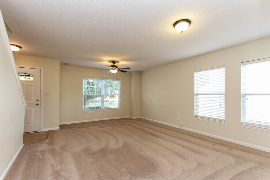 Building Photo - 1237 Silver Ridge Ln