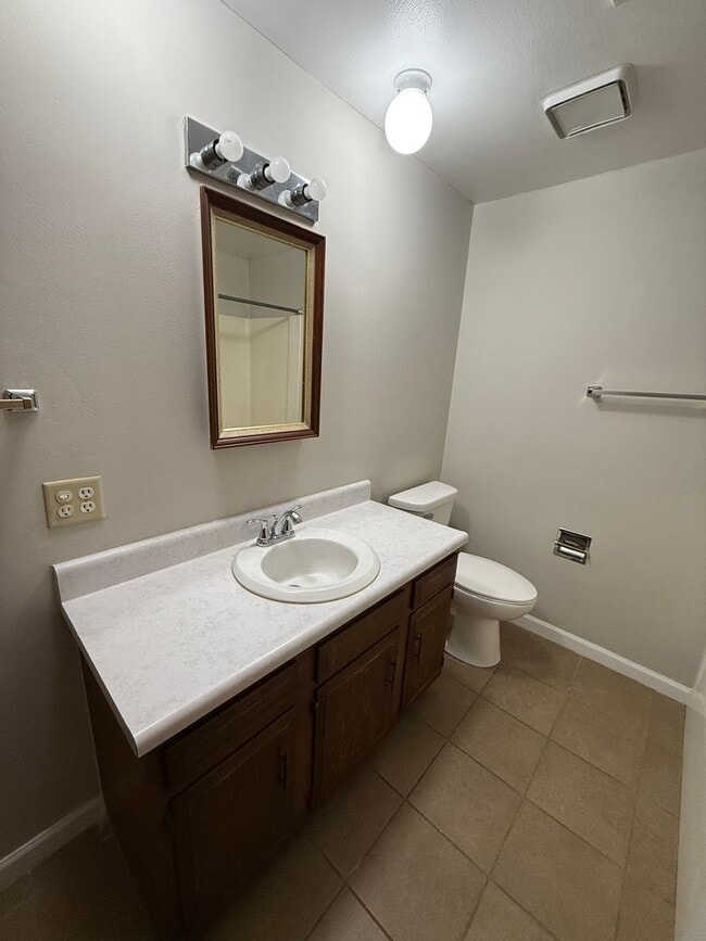 Building Photo - Townhouse For Rent By Capital Property Management