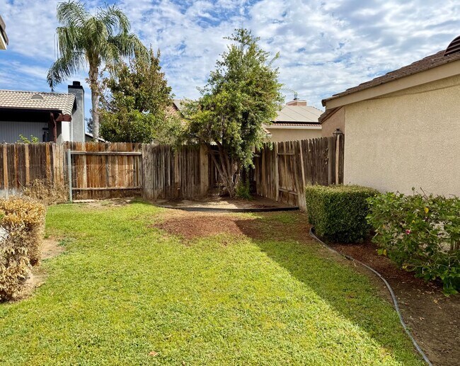Building Photo - 7110 Rogue River Dr