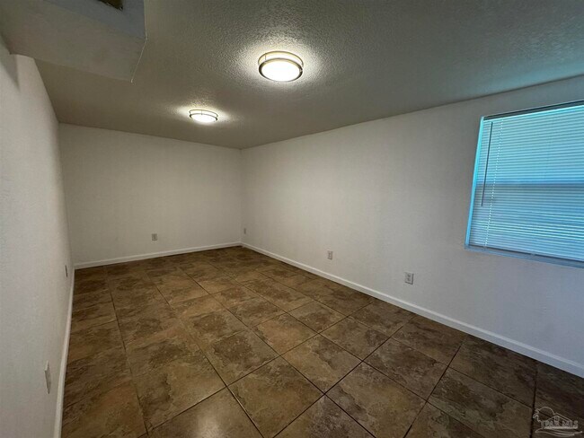 Building Photo - 5367 Locklin Ave