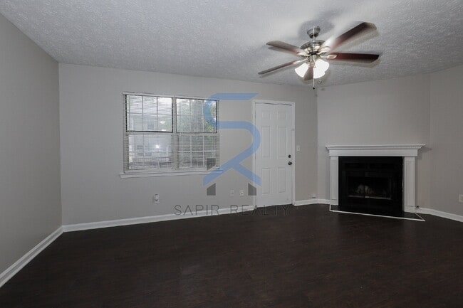 Building Photo - Move-In Special!  Move in on or before January 15th  and receive a $500 discount on your first mo...