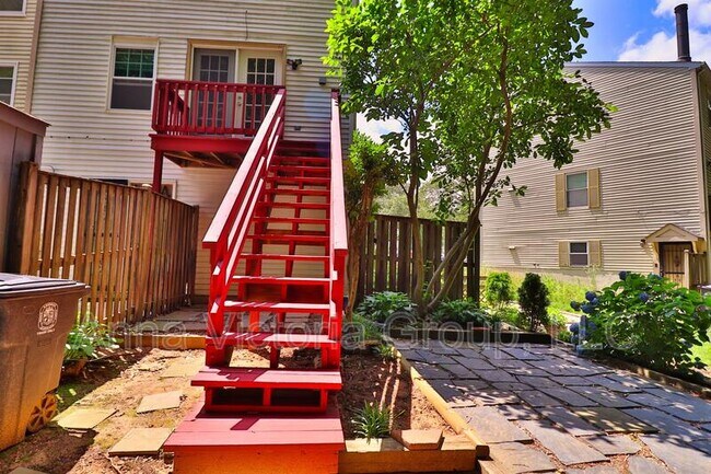 Building Photo - 229 Red Jade Dr