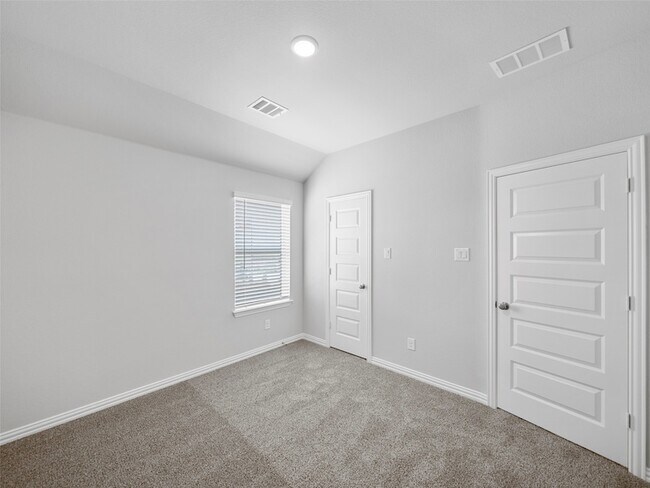 Building Photo - 3049 Elmwood St
