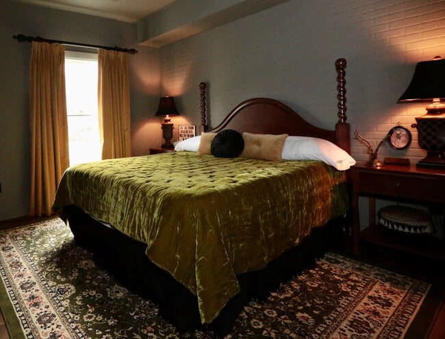 King Bed Master Bedroom - 955 Registry Blvd