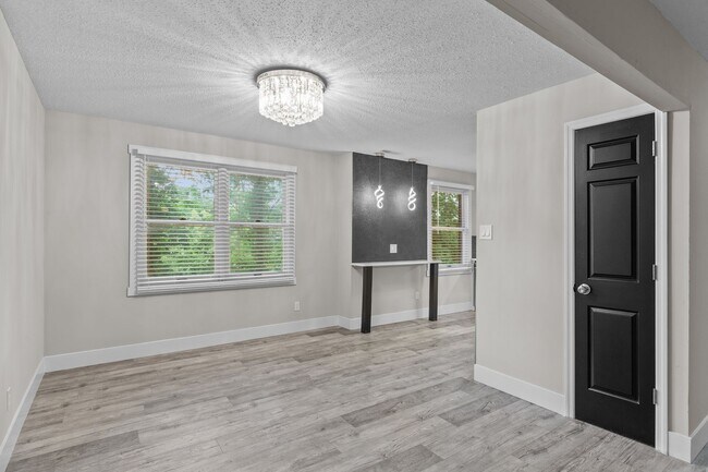 Building Photo - 341 W Pacific Ave