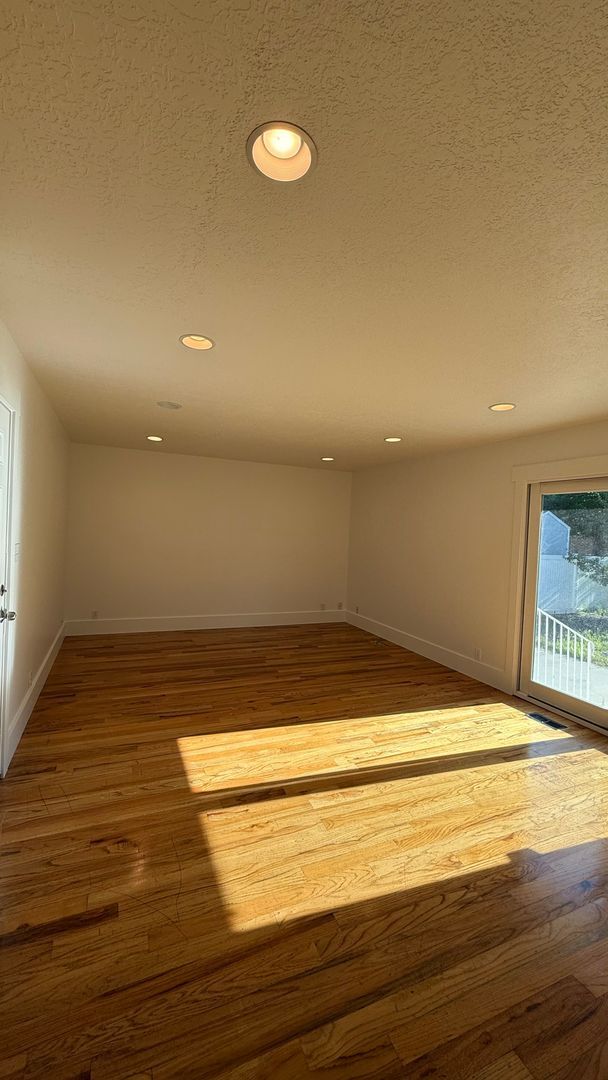Building Photo - Large Single Family Lehi Home available now!