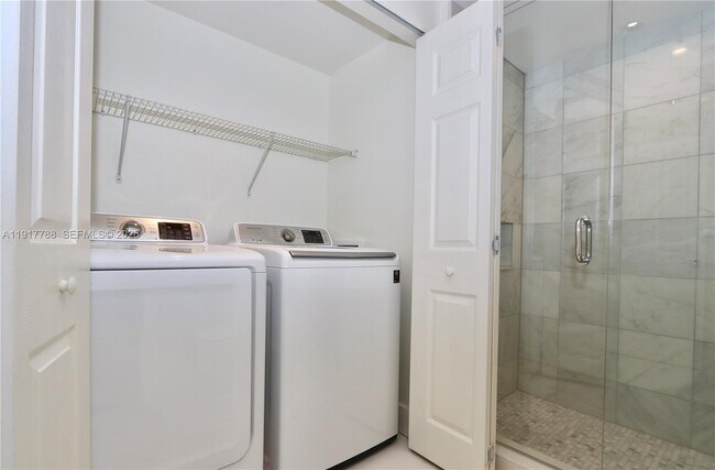 Building Photo - 4000 Island Blvd