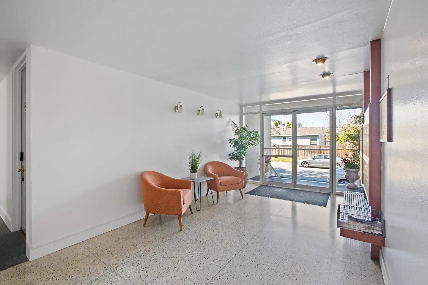 Building Photo - 2655 Edison St