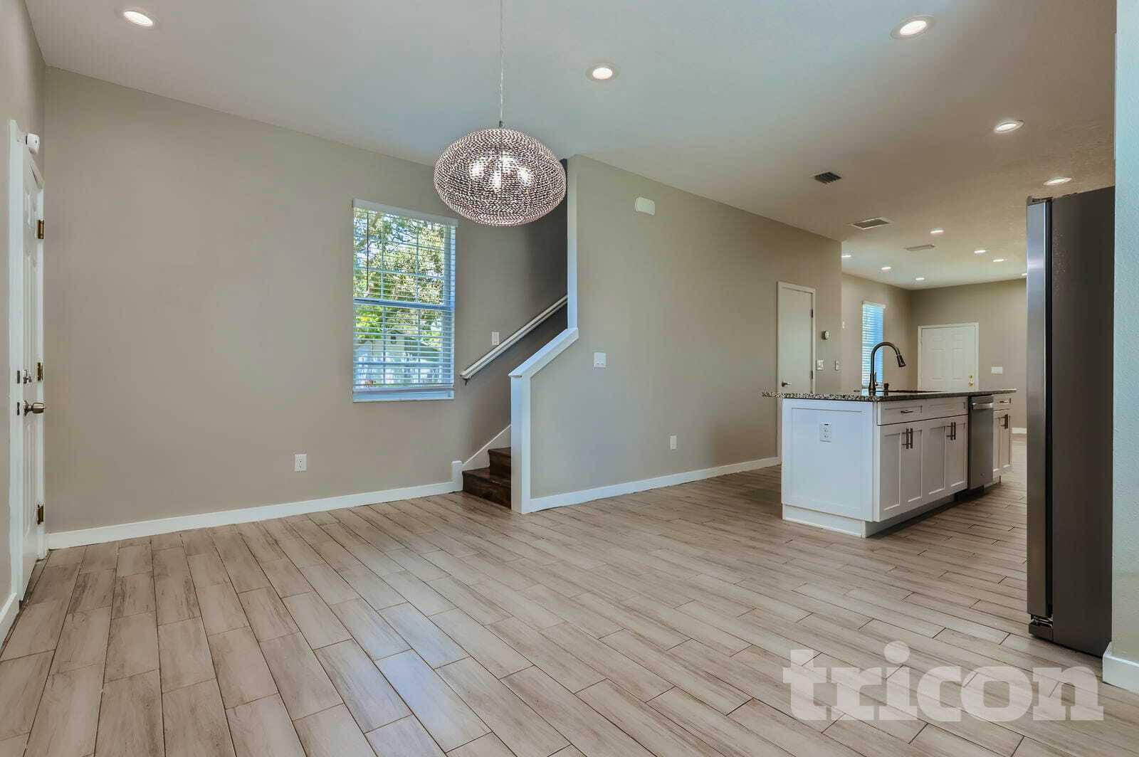 Building Photo - 8118 N Coolidge Ave