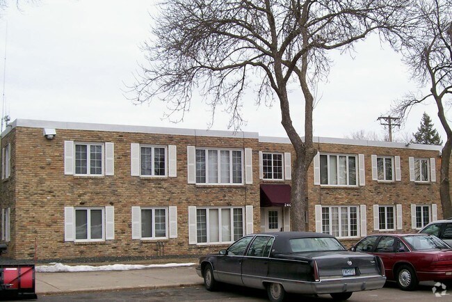 Building Photo - 2401 W 90th St