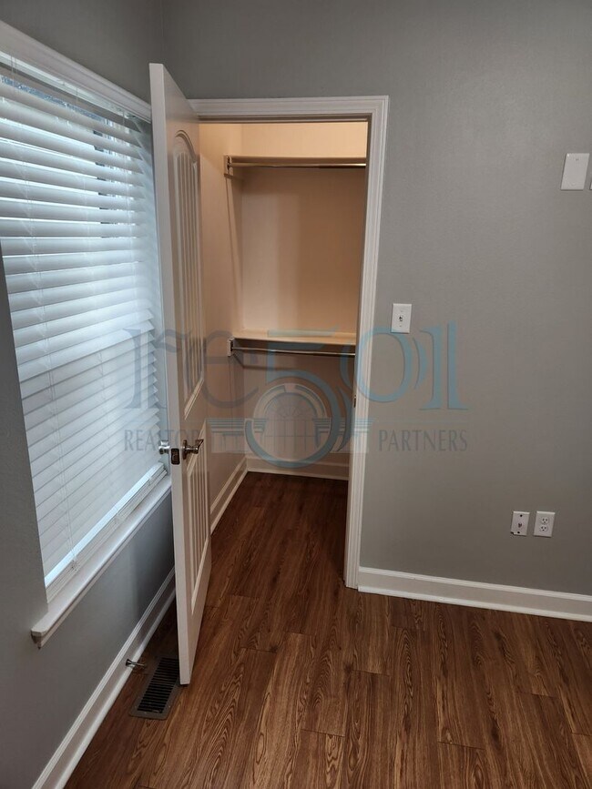 Building Photo - Gorgeous Find In West Little Rock! Reduced...