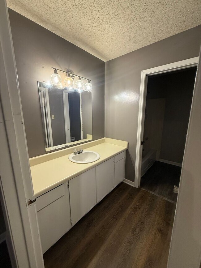Building Photo - 8155 Starwood Ct