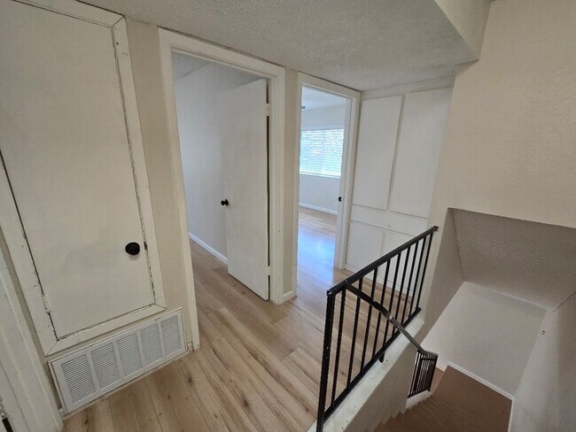 Building Photo - 5640 Birchmont Dr