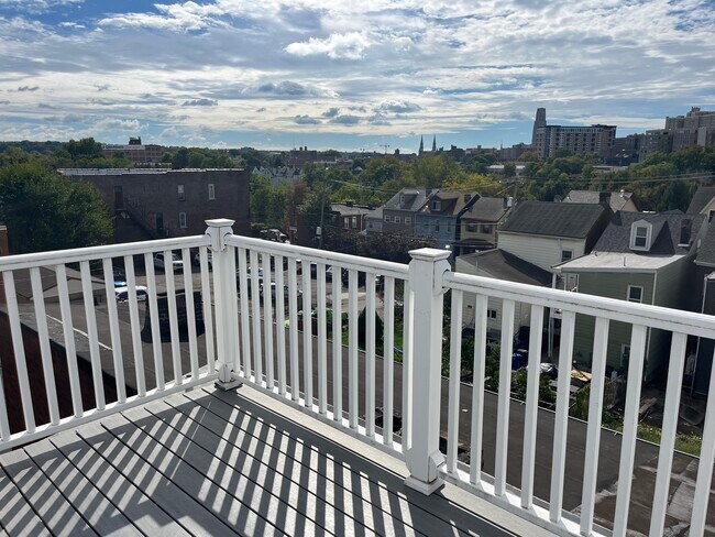 Building Photo - 457 Cedarville St