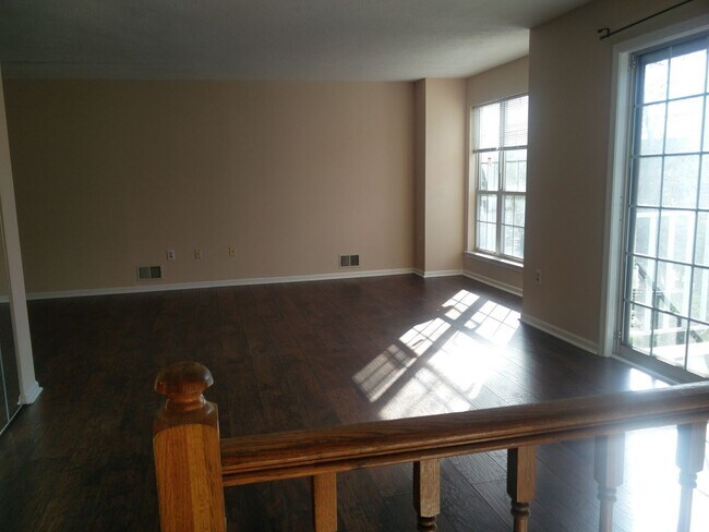 Building Photo - Spacious Newly Rennovated 2 Bedroom House with 2.5 Bath