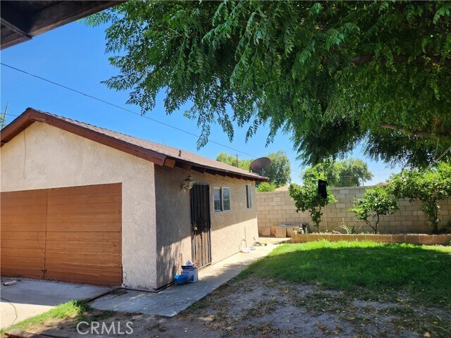 Building Photo - 1265 W 19th St