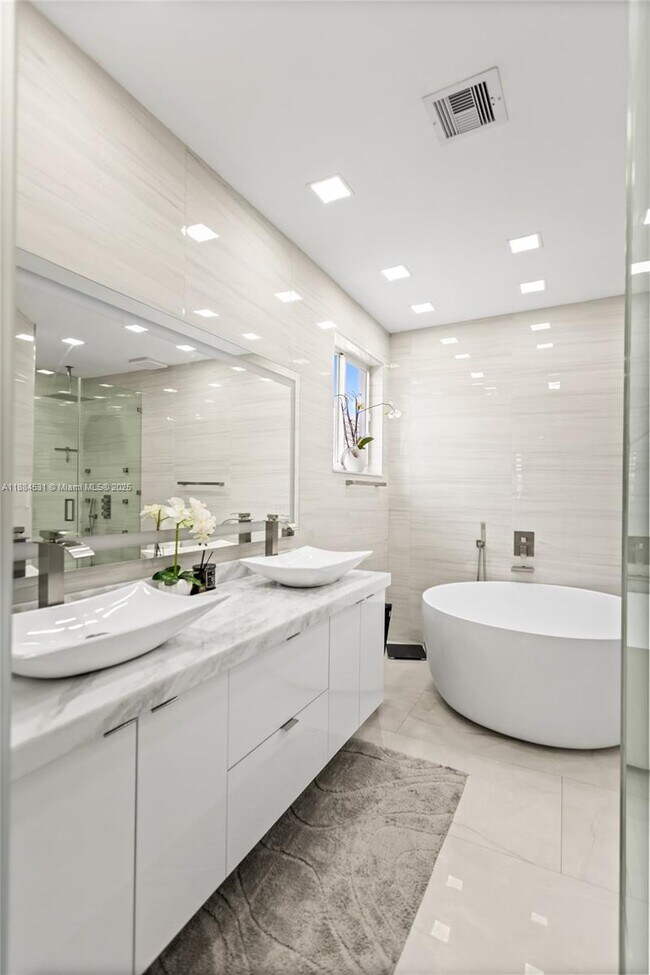 Building Photo - 8740 NW 153rd Terrace